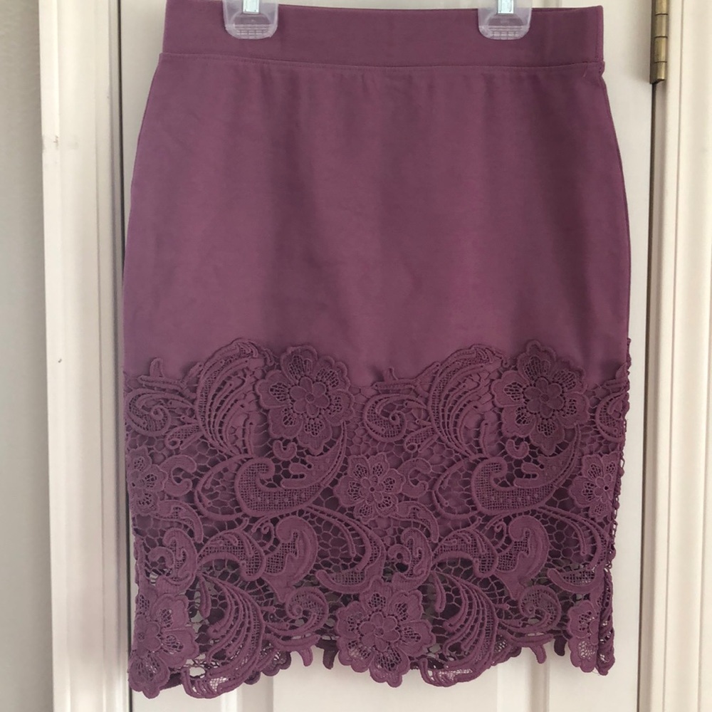 Stretch Lace Pencil Skirt Size M by Haute Monde